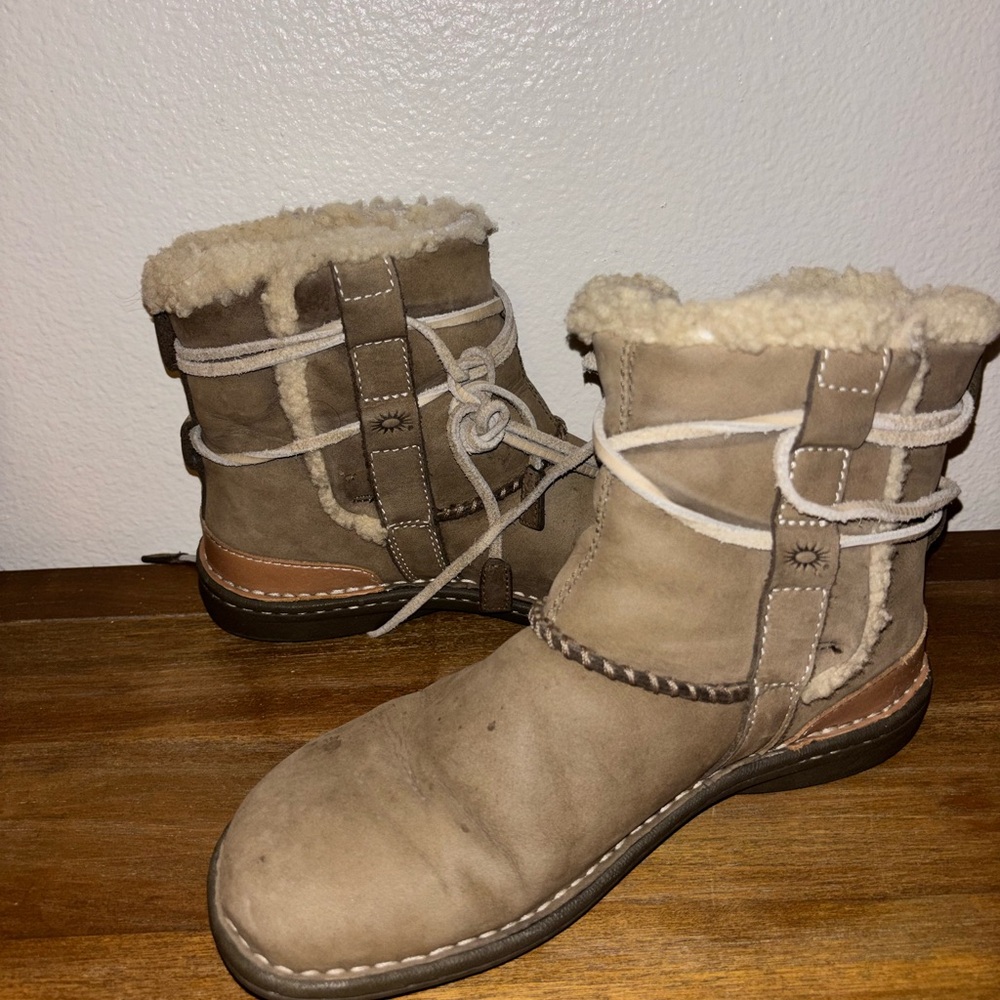 UGG Australia La Jolla Beige Cosplay Halloween Lace Up Ankle Sz 8 - Picture 3 of 6